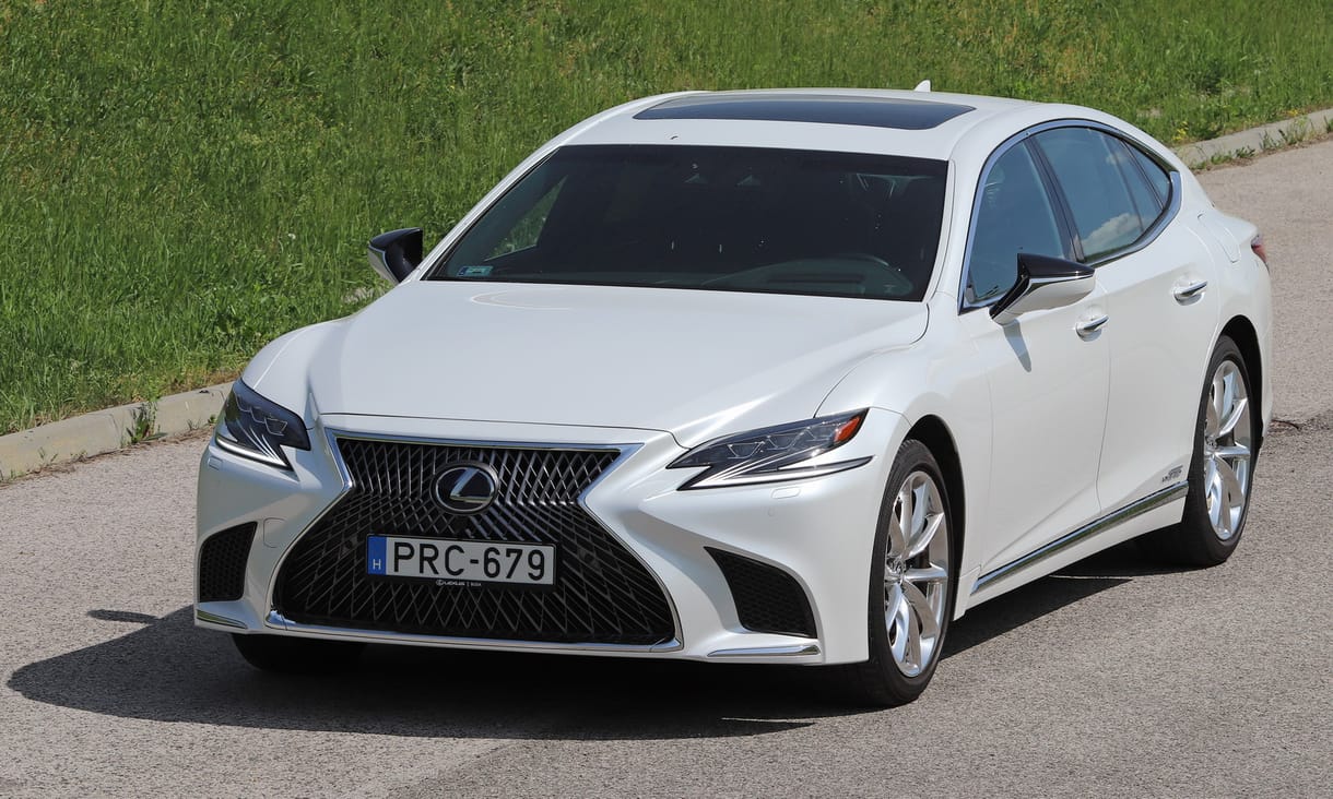 Szentségtörés: teszten a legdurvább japán luxusautó, a Lexus LS500h