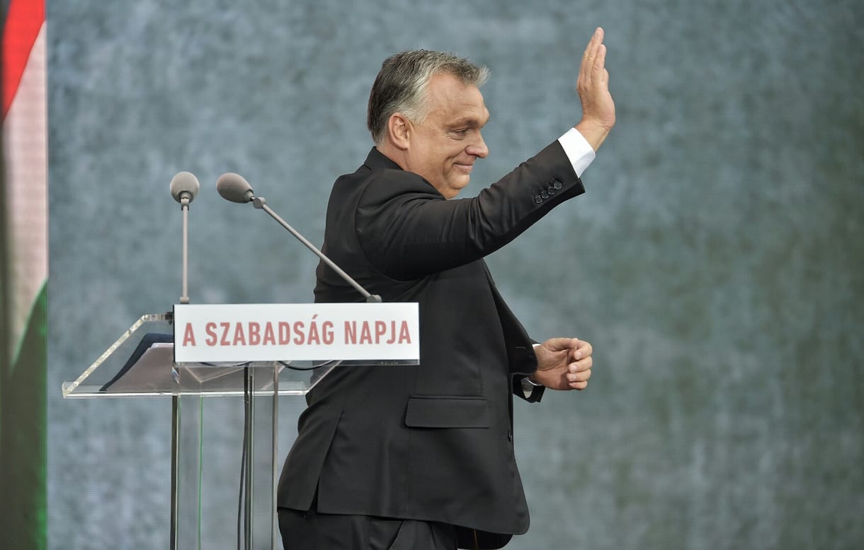 Üzent a Néppárt Orbánnak: sürgősségi határozattervezettel tennék helyre