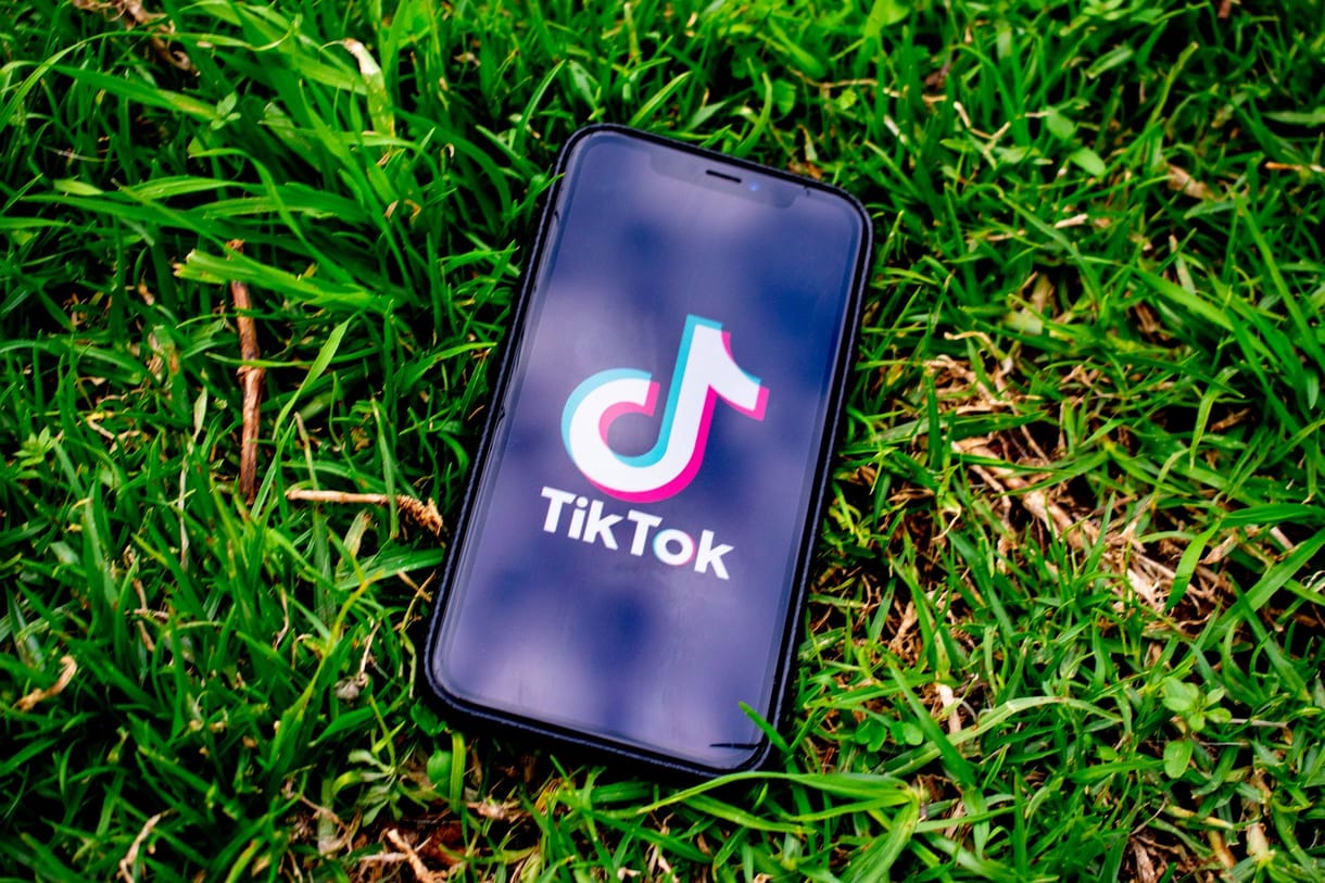 Egy menő TikTok-videót akart, majdnem a nyakát törte miatta egy 12 éves lány Budapesten