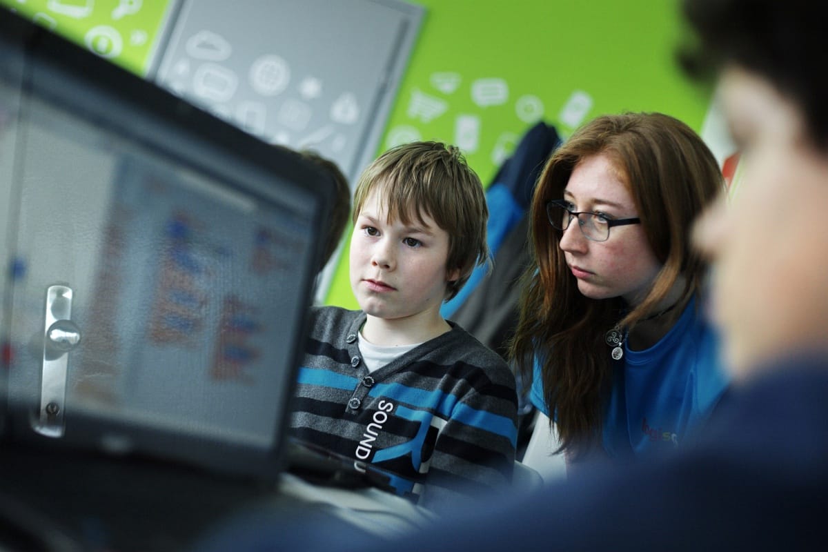 Ha már a magyar iskolákból kimarad, inkább töltse le: Minecraft játékon tanulható a programozás
