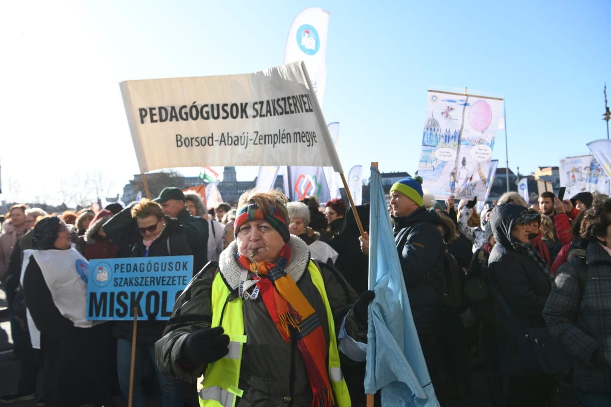 A kormány újabb intézményeket fojtogat – 2019 hazai krónikája / 3.