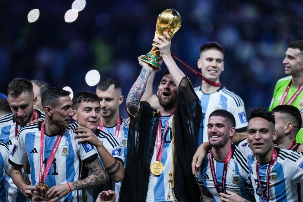 Egymillió dollárt adna egy ománi ügyvéd Messi vébés palástjáért