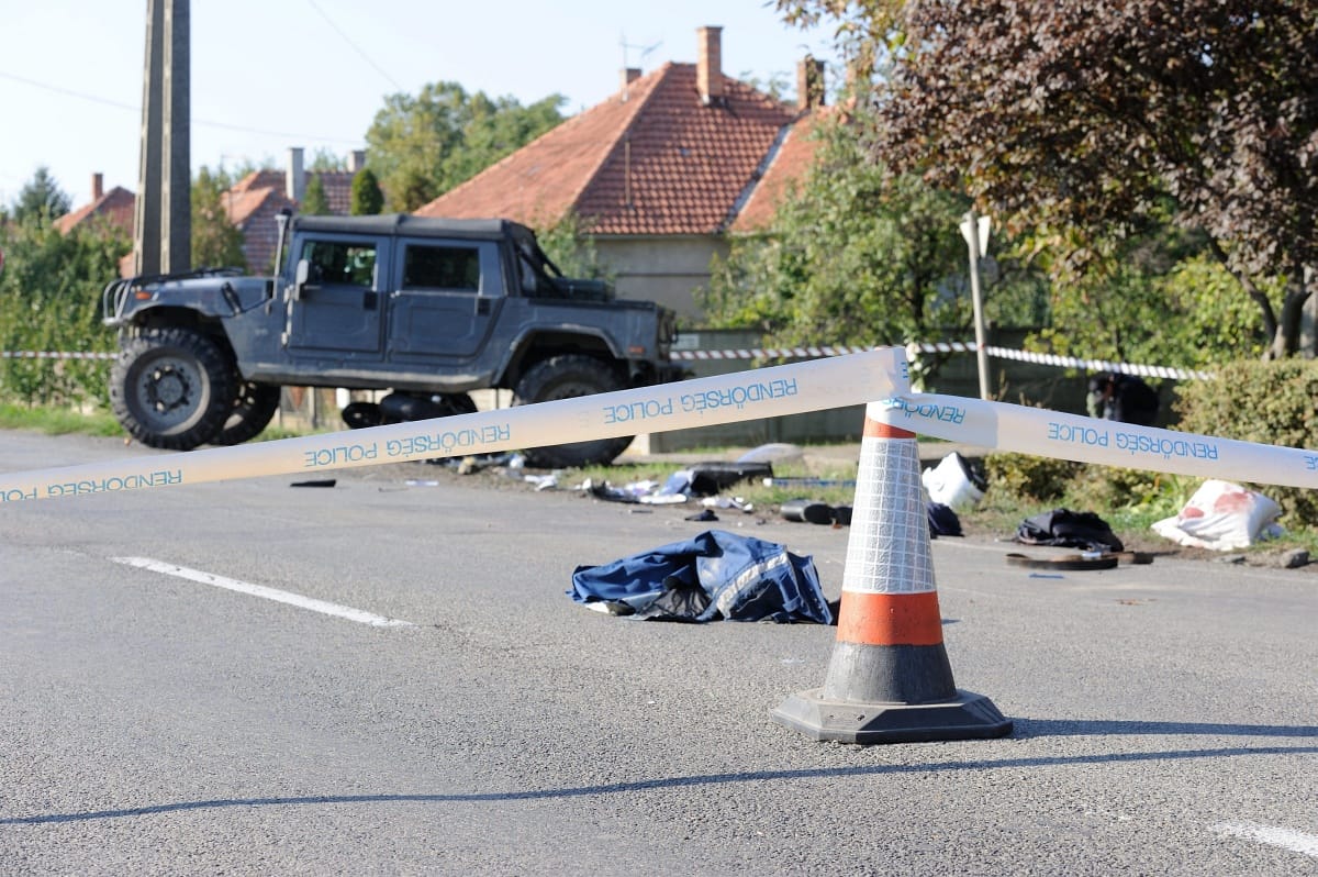 Szakértő: Padlógázzal ütötte el a rendőrt az osztrák hummeres