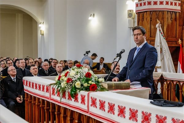 Gulyás: Isten óvja Kárpátalját!