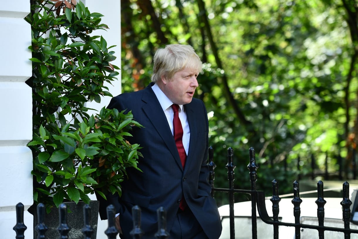Gyarmati státusszal riogat lemondólevelében Boris Johnson