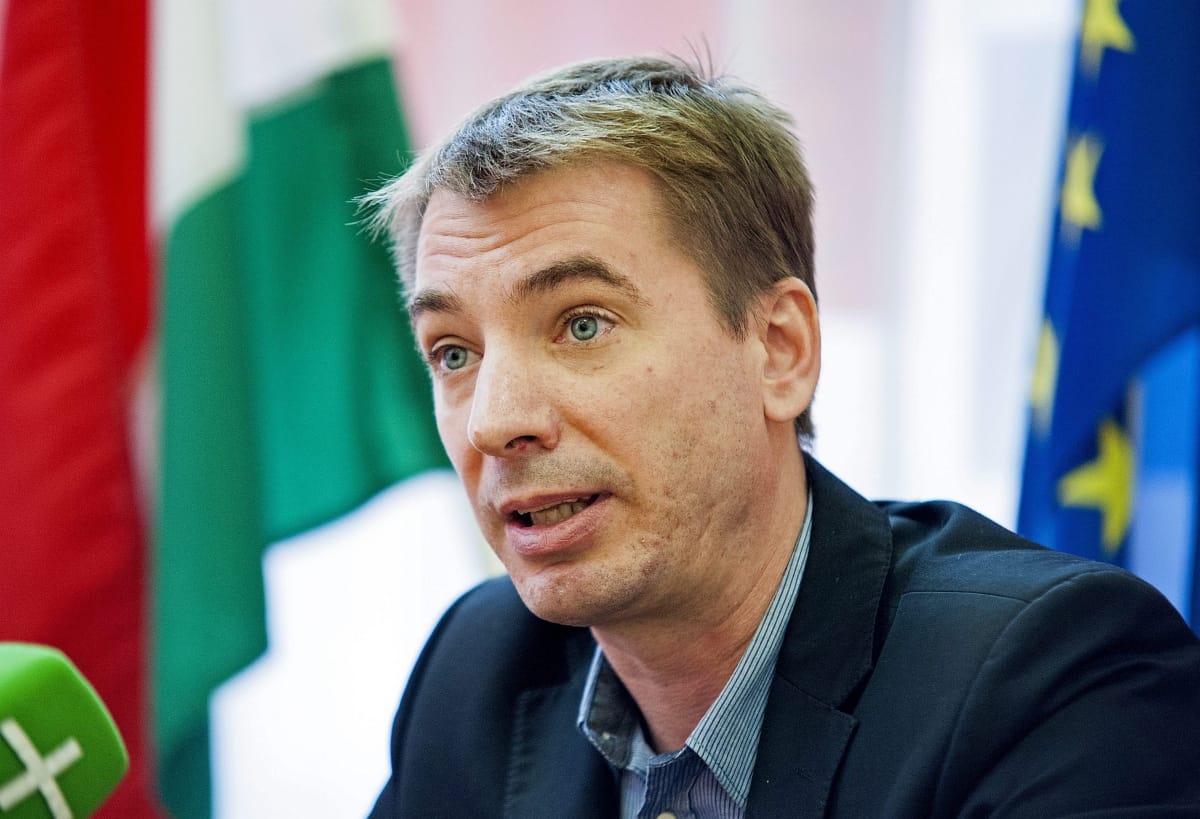 A kormány stikában babrált a paksi titkosításon?