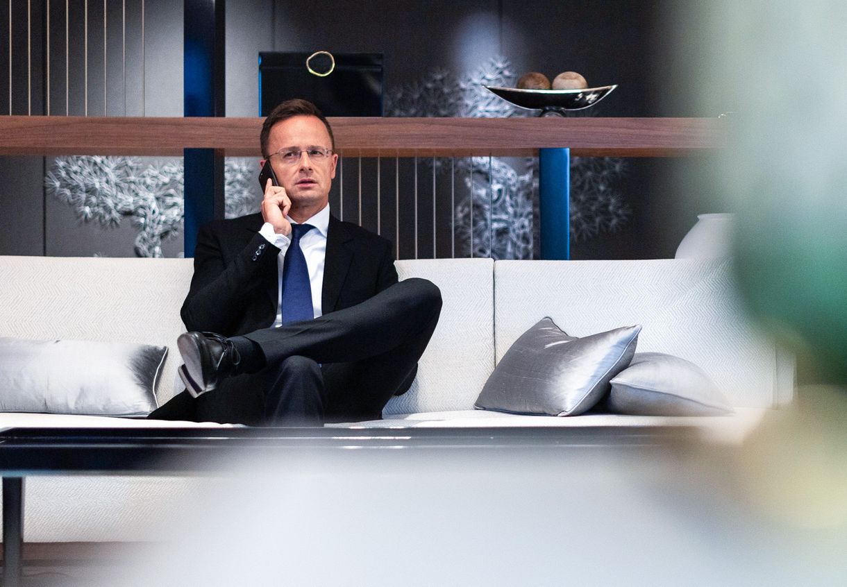Szijjártó Péter szerint a grúz választáson a demokrácia érvényesült, pedig a nemzetközi megfigyelők szerint csalás történhetett