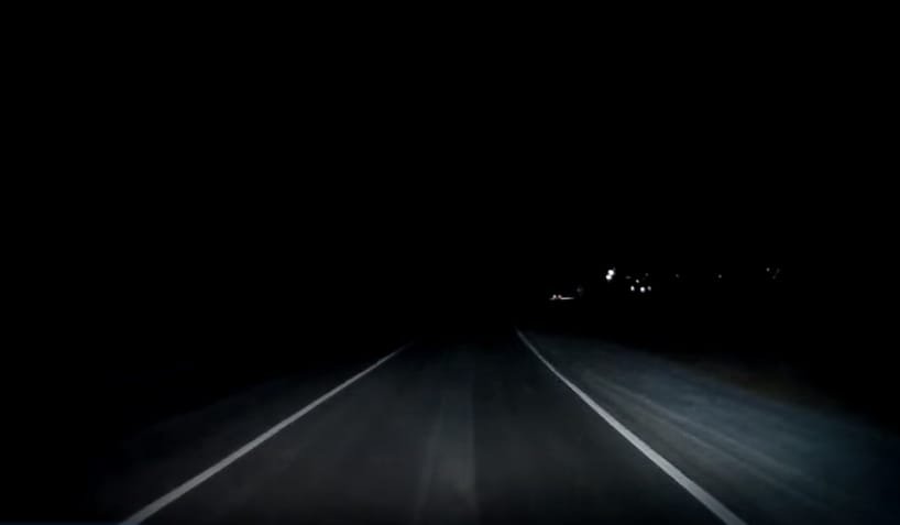Ettől a helyzettől fél minden sötétben vezető sofőr – videó