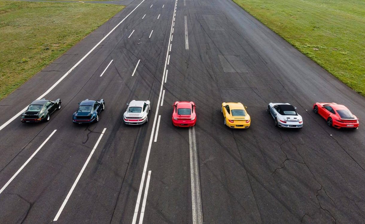 Így gyorsul egymás ellen hét generáció Porsche 911 Turbo 