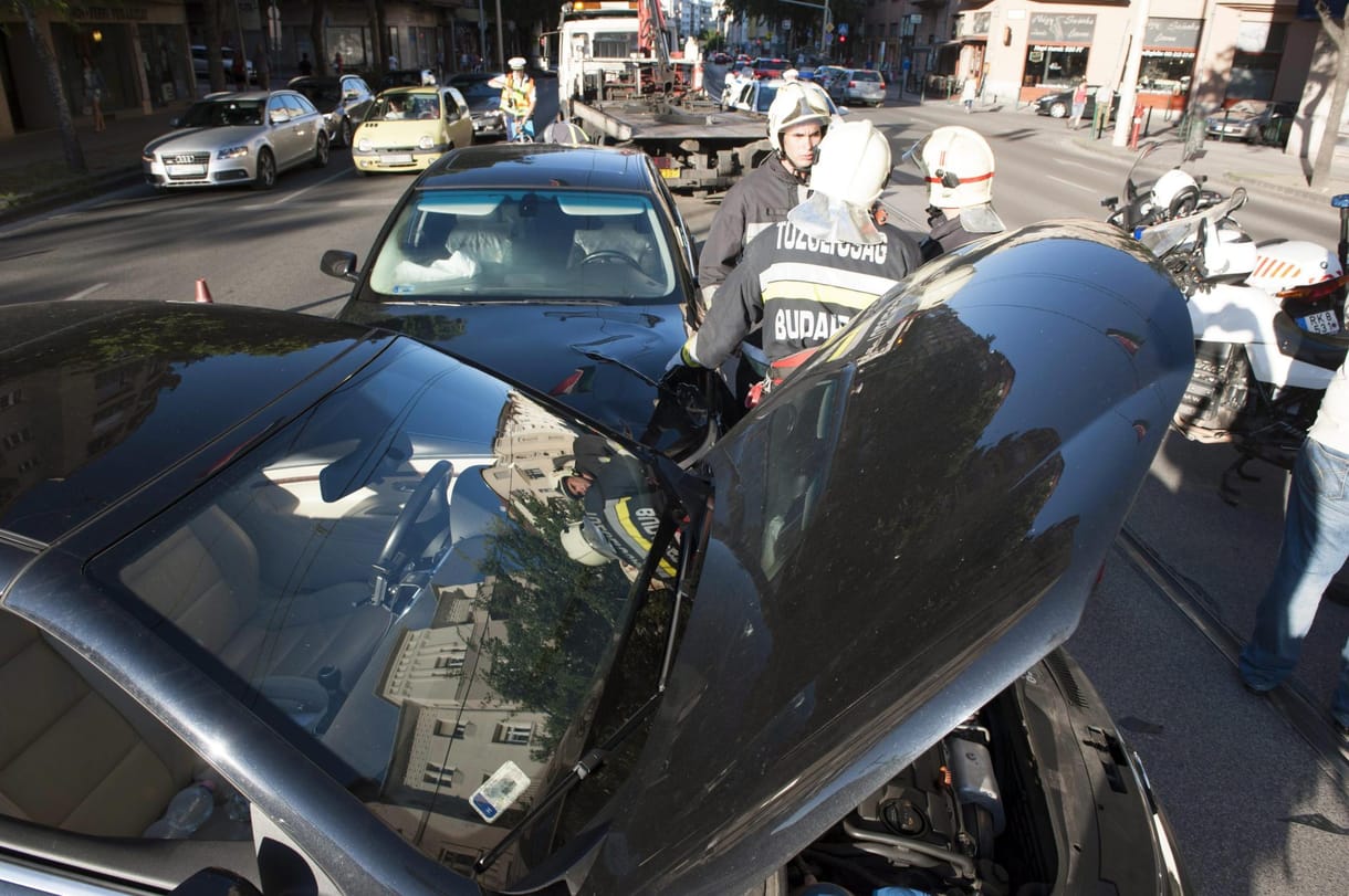 Fotók: BMW karambolozott a Margit körúton