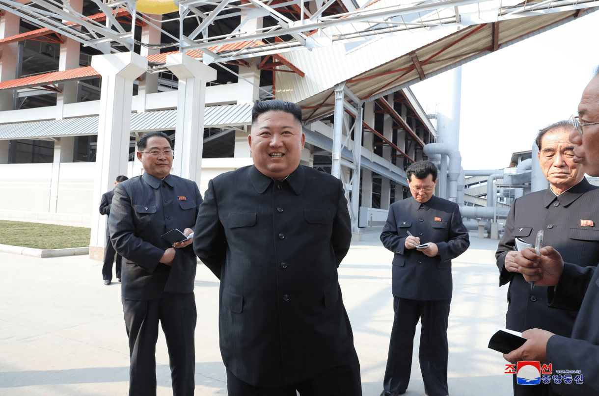 Kim Dzsong Un gyorsított háborús előkészületekre szólította fel a pártját