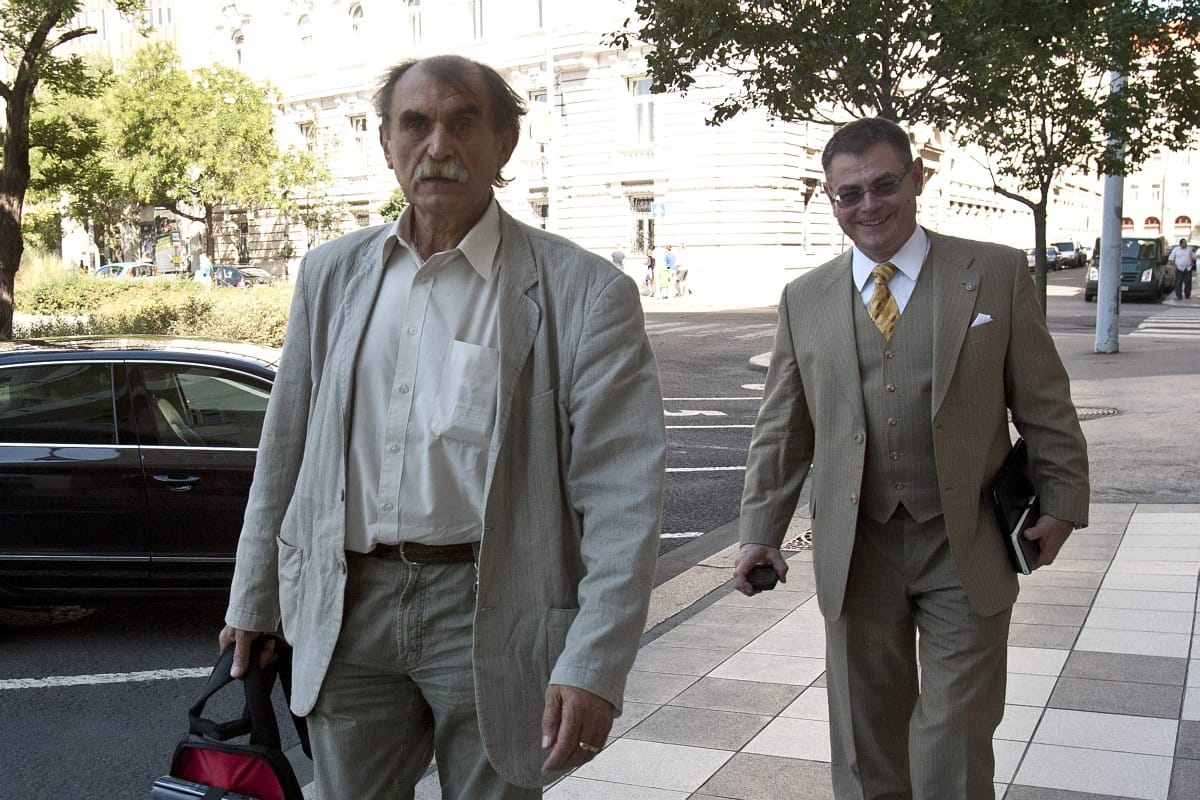 Navracsics ma aláírhatja a 