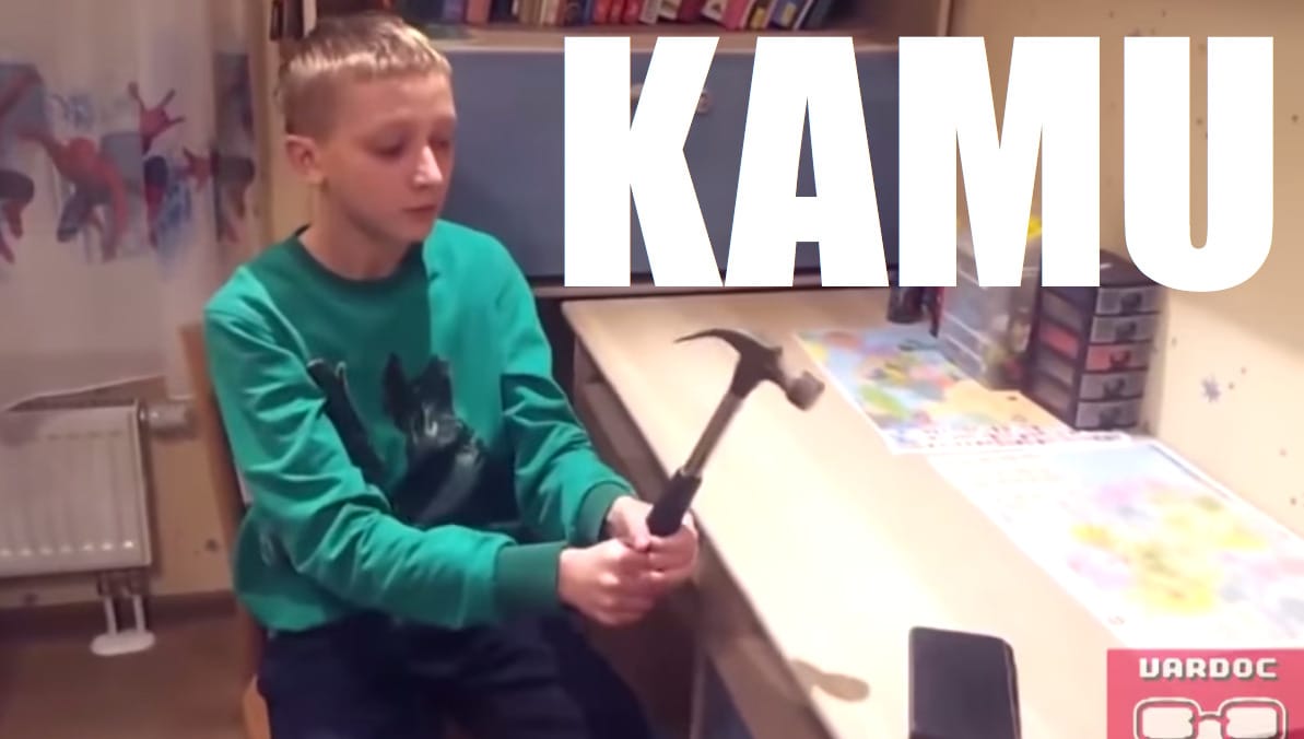 Kamu a telefonját szétverő kisfiúról terjedő videó