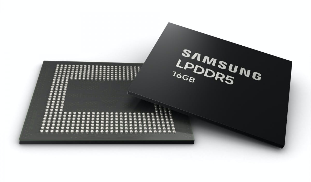 Beindítja a gyártást a Samsung, jöhetnek a 16 GB RAM-mal szerelt csúcsmobilok