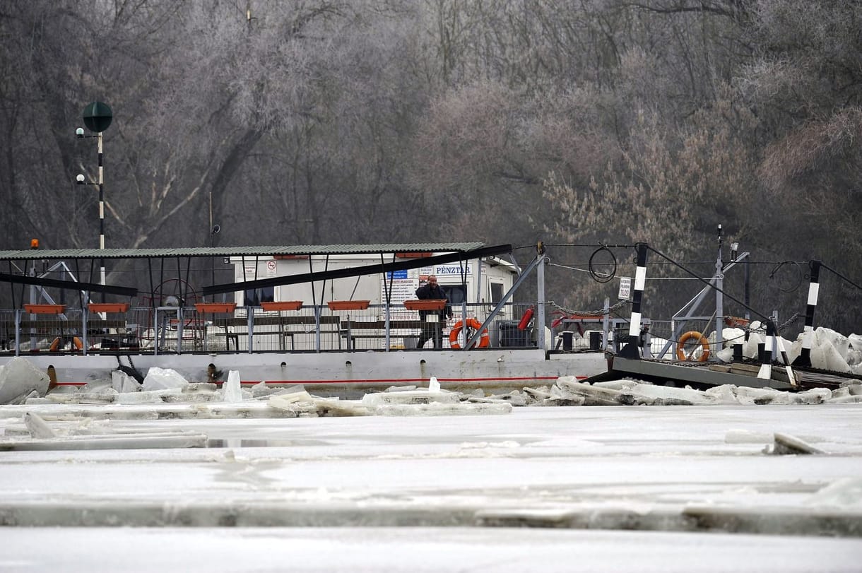 Jani kompját elvitte a jeges Tisza, már 25 kilométerre jár