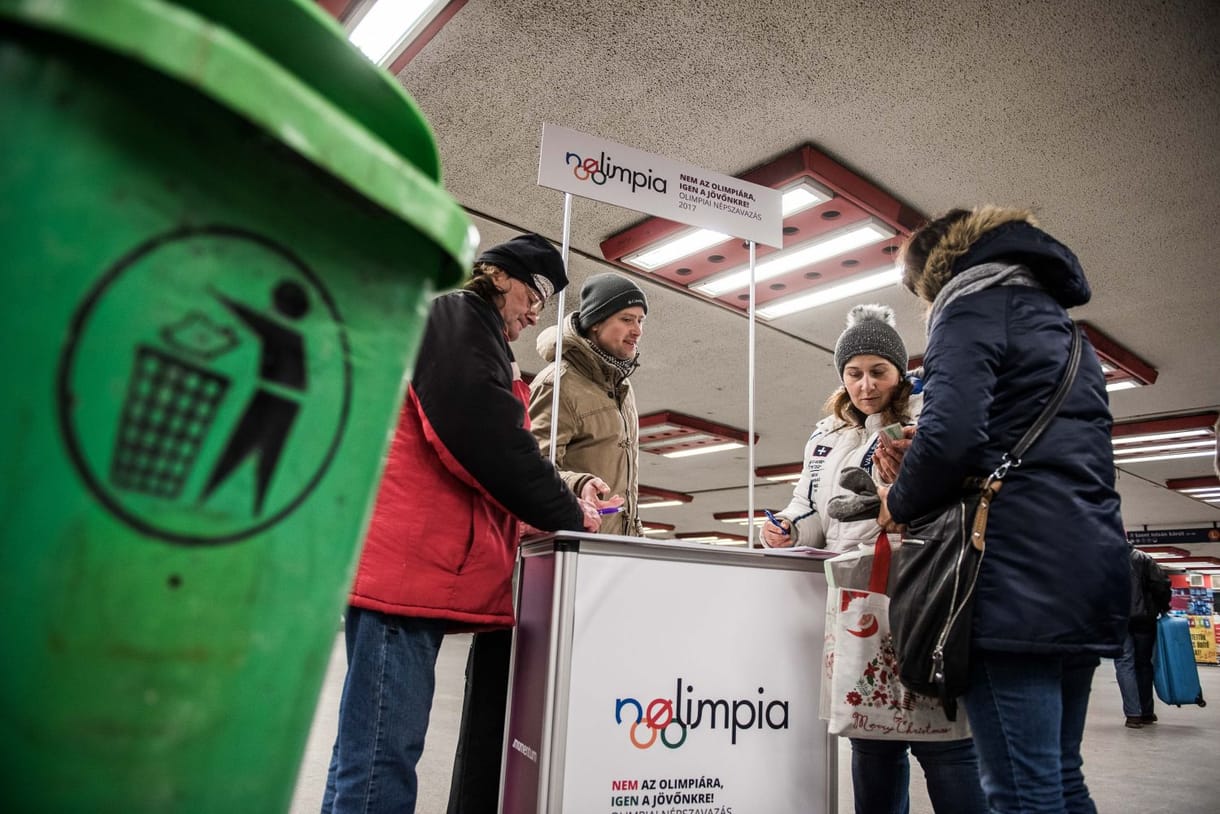 Máris elítélték a NOlimpiás standot felrúgó férfit, aki a kocsmában várta a rendőröket