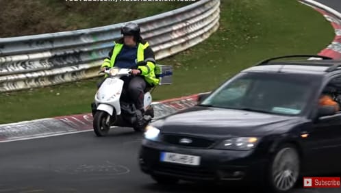 Videó: Itt a legfurább csapat, ami feltűnhet a Nürburgringen