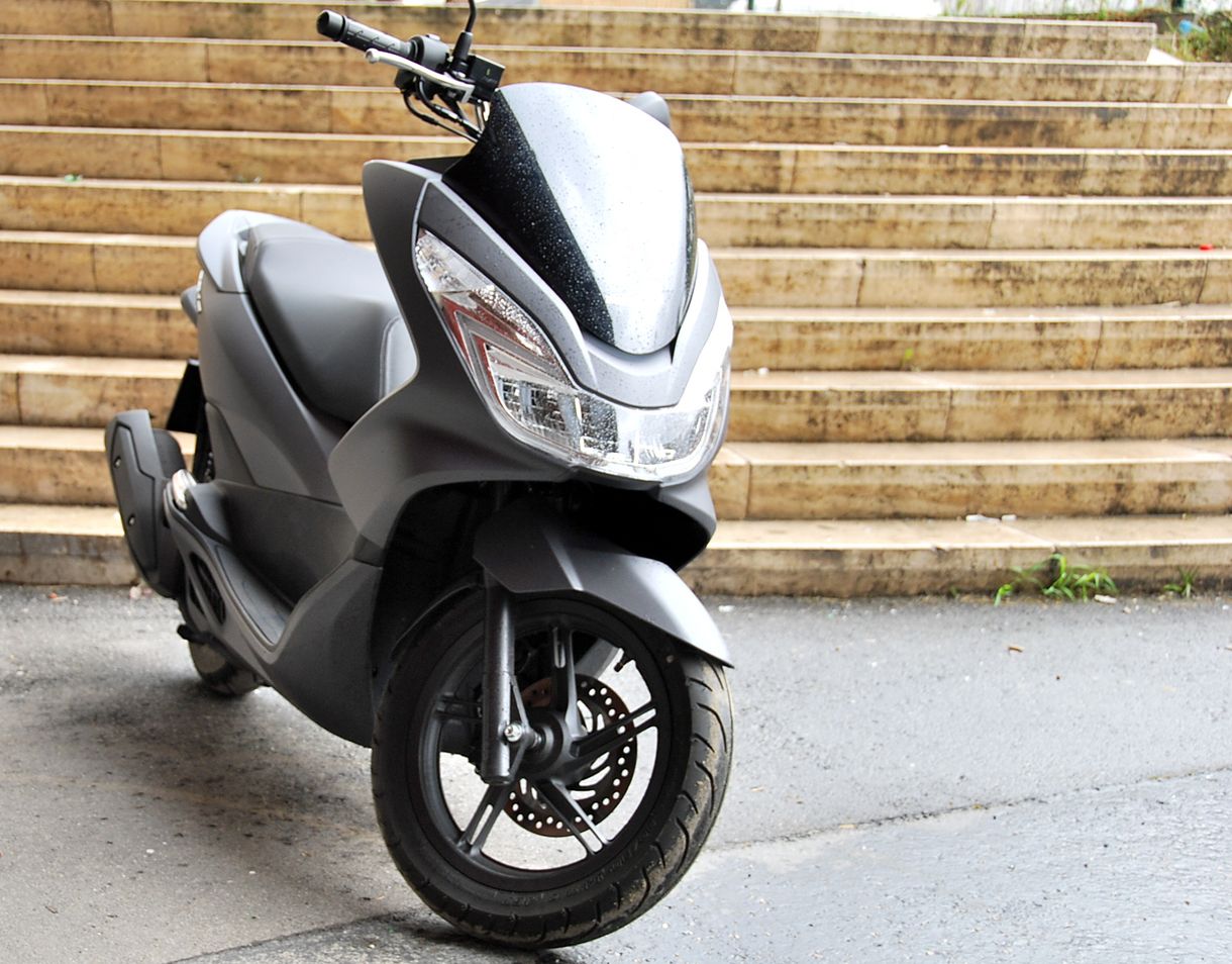 Egy virgonc autópótlék – Honda PCX150 teszt
