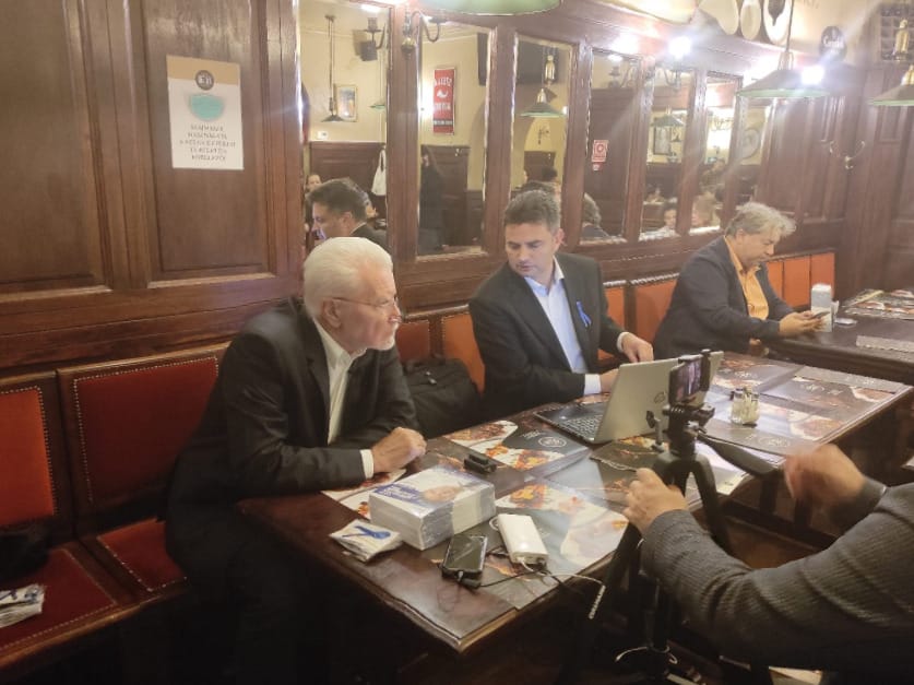Kidobták Pálinkás és Márki-Zay fórumát egy debreceni étteremből