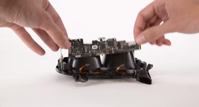 Videó: szétszedték a Facebook VR-szemüvegét