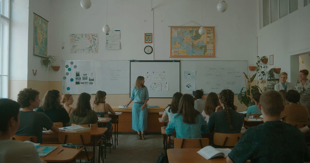 A homoszexualitás propagálásával vádolják meg a gimnáziumi tanárt Moldovai Katalin első játékfilmjében