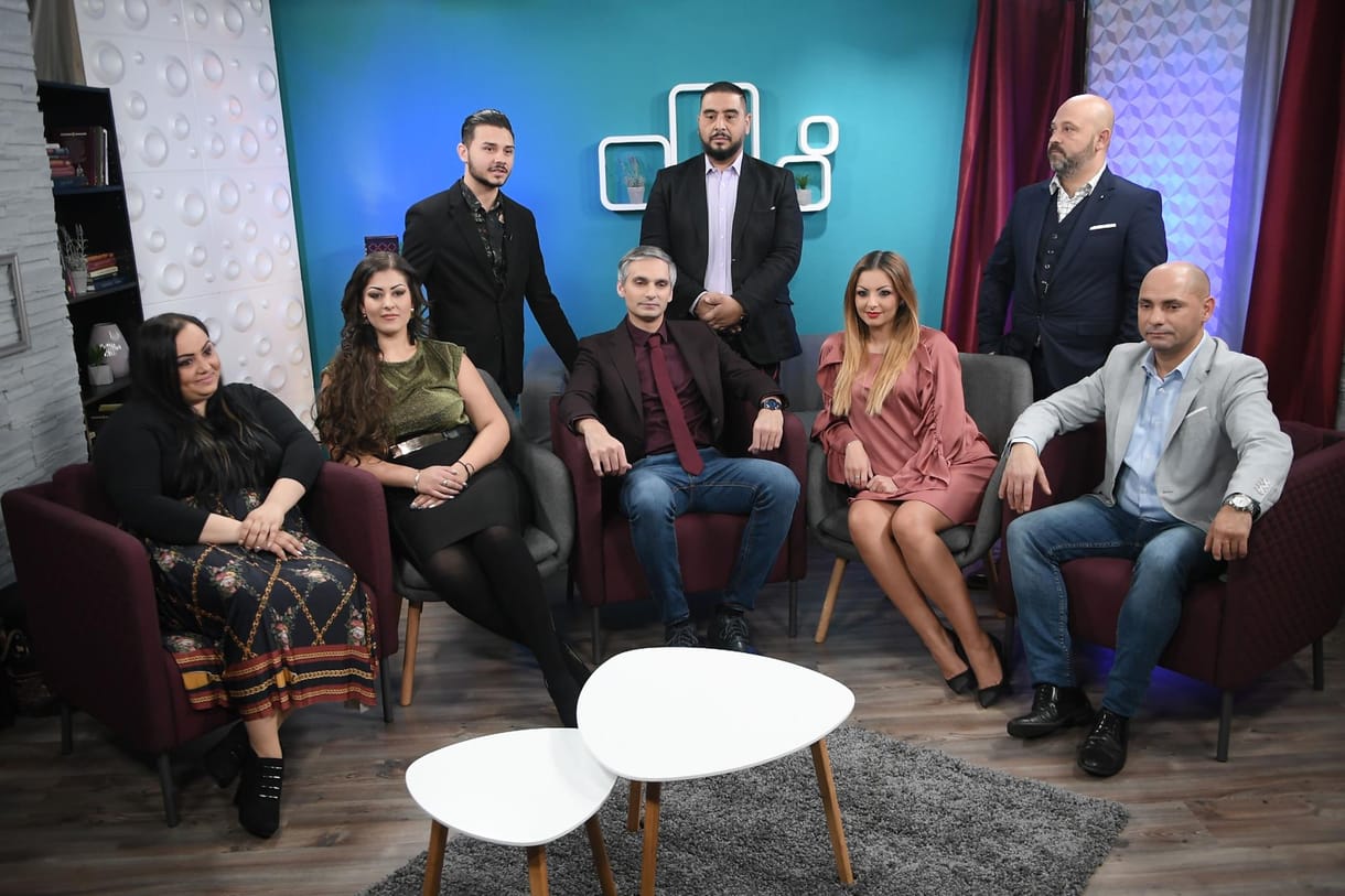 A kormány cigányellenes hangulatkeltése közben lesz Habony-közelieké a roma tévé