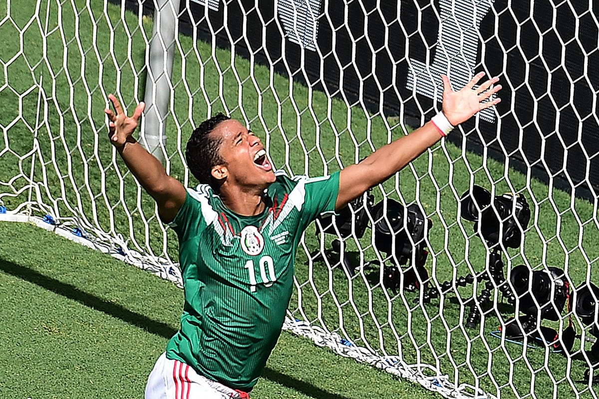 Hollandia nagy hajrával továbbjutott