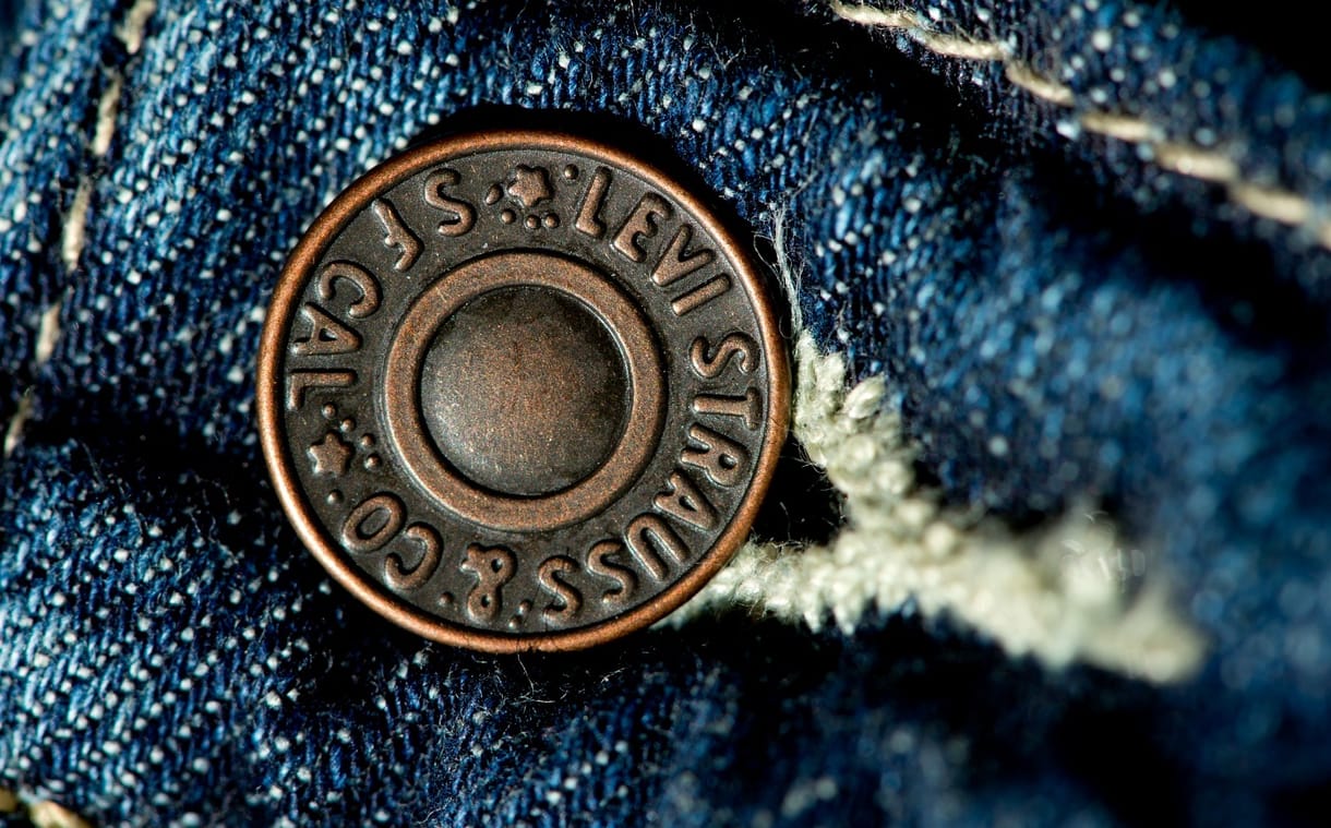 Mesterséges intelligenciára cseréli modelljeit a Levi’s