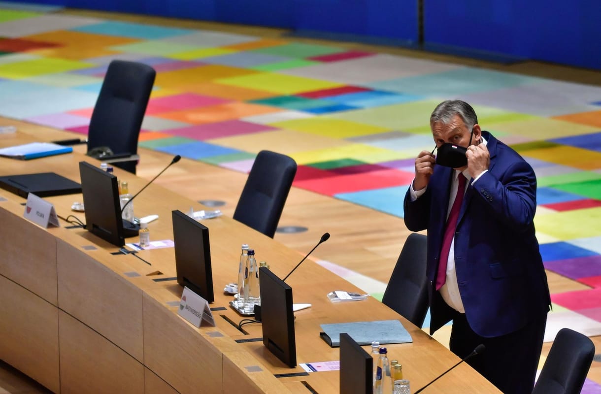 Financial Times-kommentár: Nem szabad rossz alkut kötni a magyar–lengyel párossal