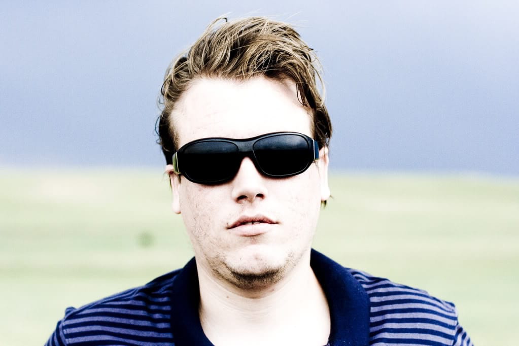 Ingyenzene: Isolated mix 16 featuring Kettel
