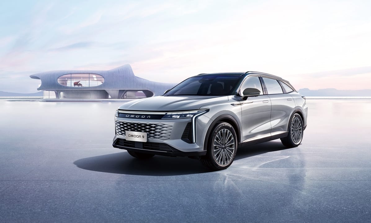 Magyarországon az 530 lovas legújabb kínai hibrid SUV, az Omoda 9