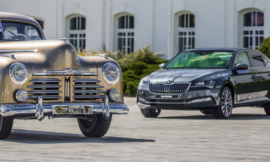 Škoda Superb beépített időgéppel: ilyen egy patika állapotú 71 éves példány