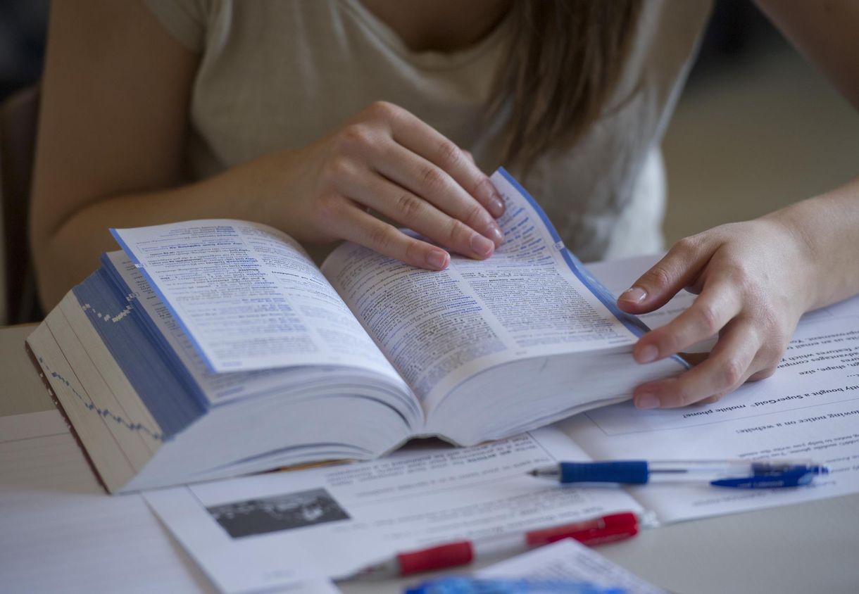 Támogatják a gyeden lévők nyelvvizsgáját és KRESZ-tanfolyamát