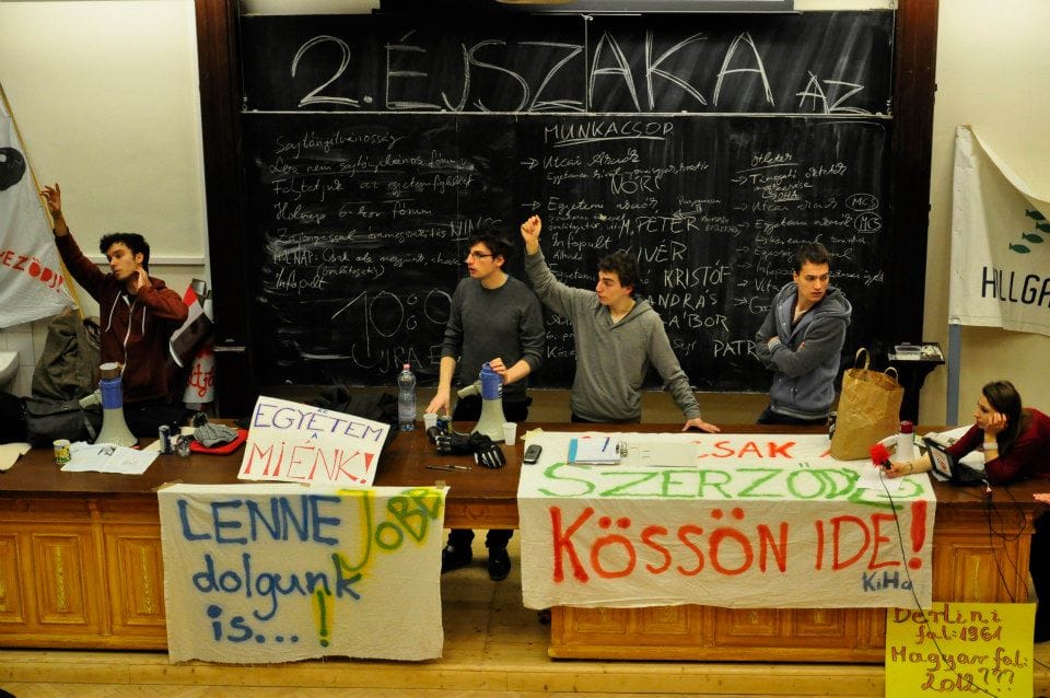 Kirúgások az ELTE-n: élőlánccal tiltakoznak az egyetemfoglalók kedden