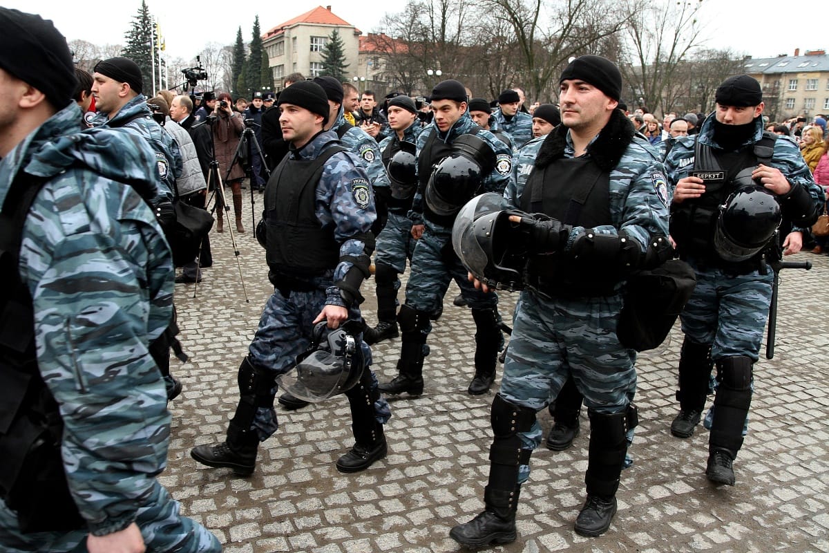Ukrán konfliktus: újabb kárpátaljai áldozatot temettek el, a vízummentesség balul sült el az ottani magyaroknak