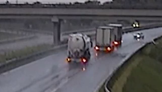 Az M3-ason történt balesettel mutatta meg a Magyar Közút, milyen veszélyes az „aquaplaning