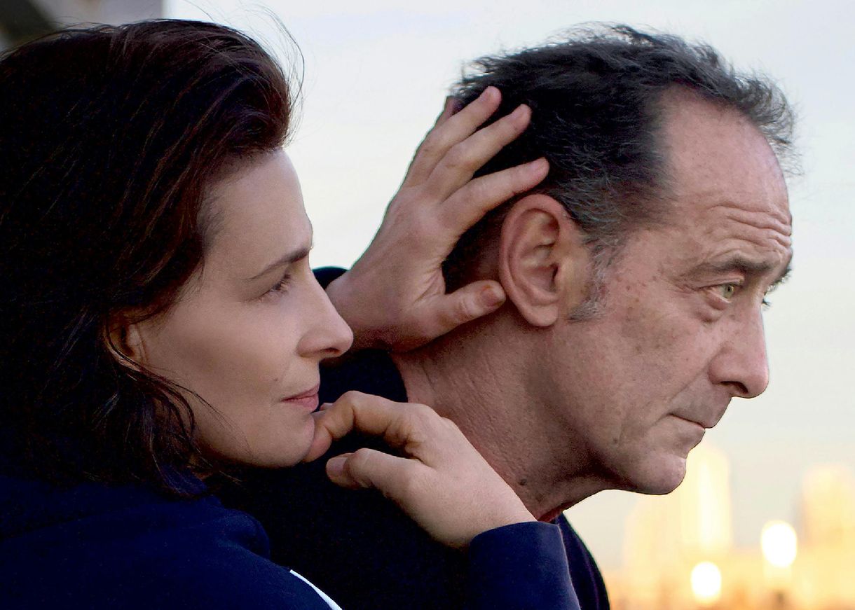 Feltűnt az a bizonyos harmadik - melodrámával kevert thriller, amelyben tombol a szenvedély