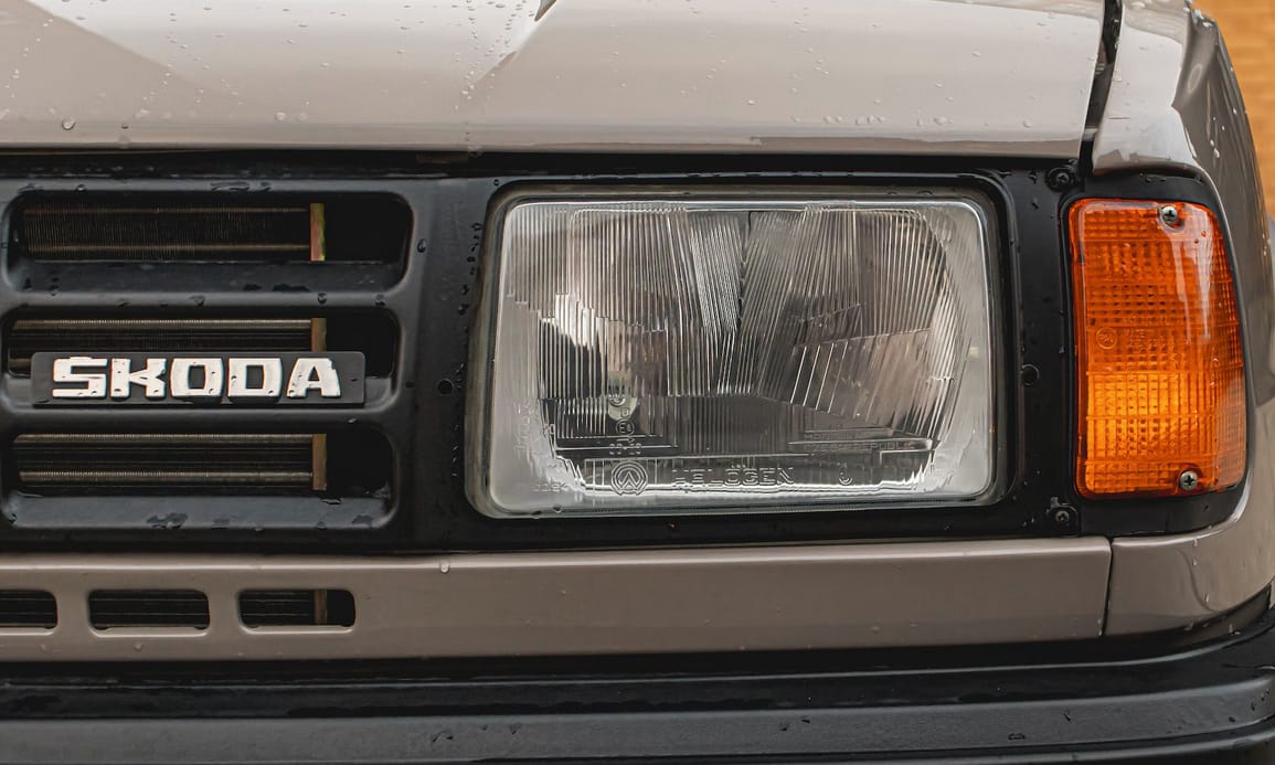 Sokakban szép emlékeket idézhet fel ez a remek állapotú régi 120-as Skoda