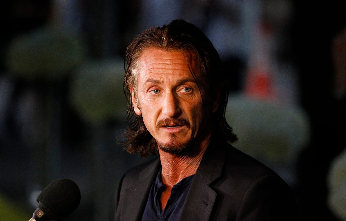 A gatyát is leperelné Sean Penn az egyik rendezőről