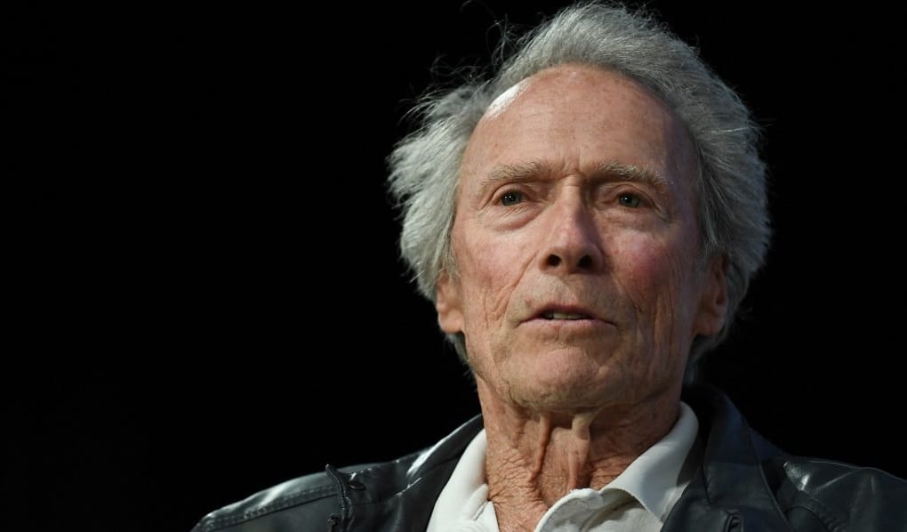Magyarázza a bizonyítványát a kamu Clint Eastwood-interjút gyártó újságíró