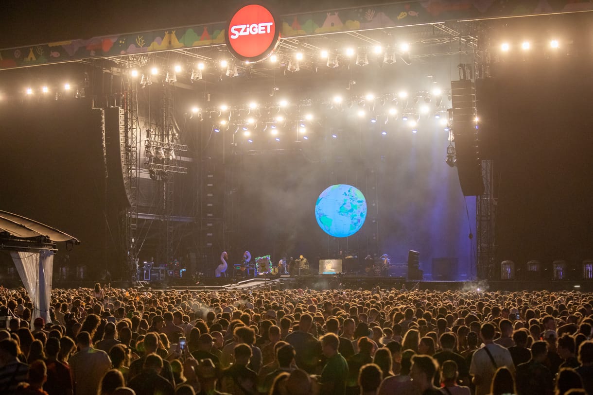 Brit popistenek, indiai tánckavalkád: képeken a Sziget harmadik napja