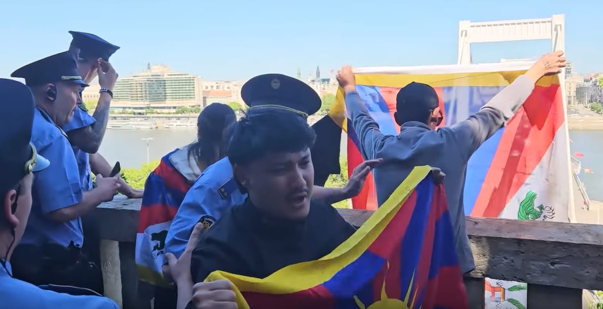 Egymásnak estek a tibeti és a kínai aktivisták a Gellért-hegyen