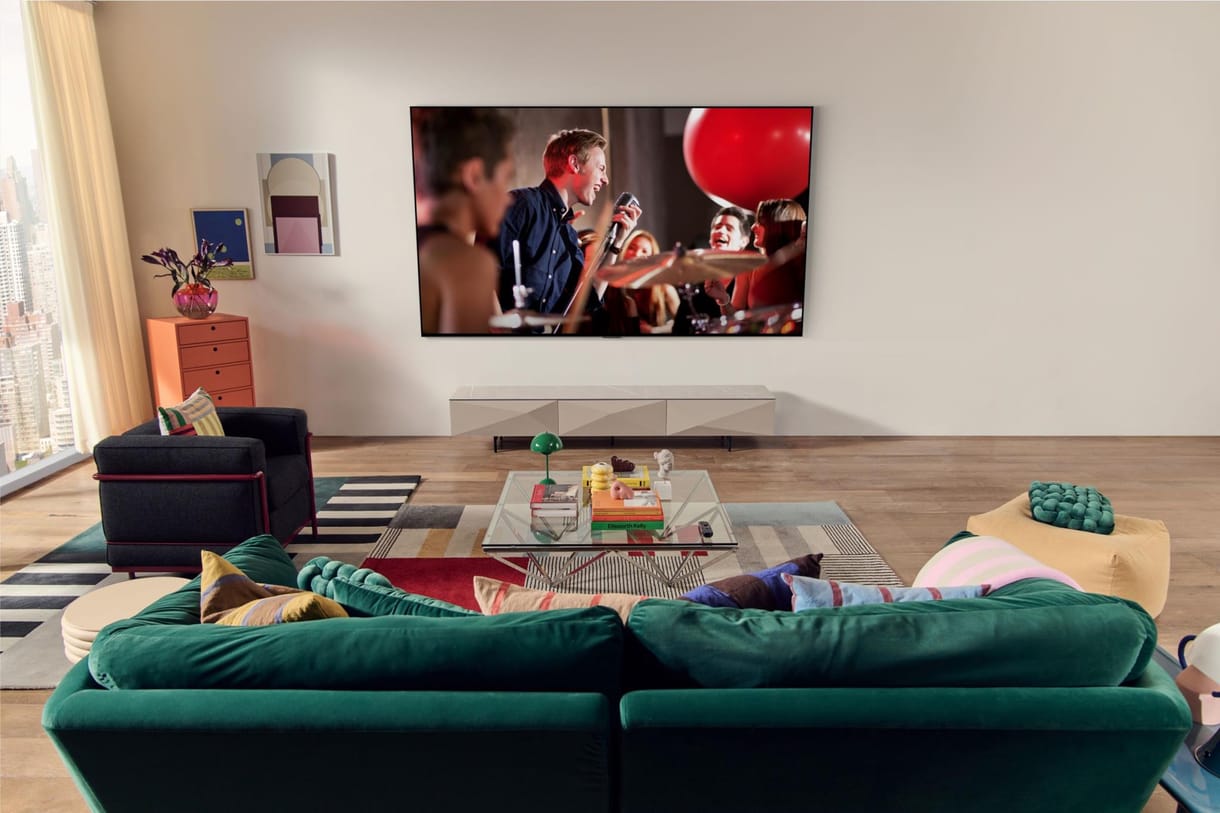 Zuhan az OLED tévék ára Magyarországon