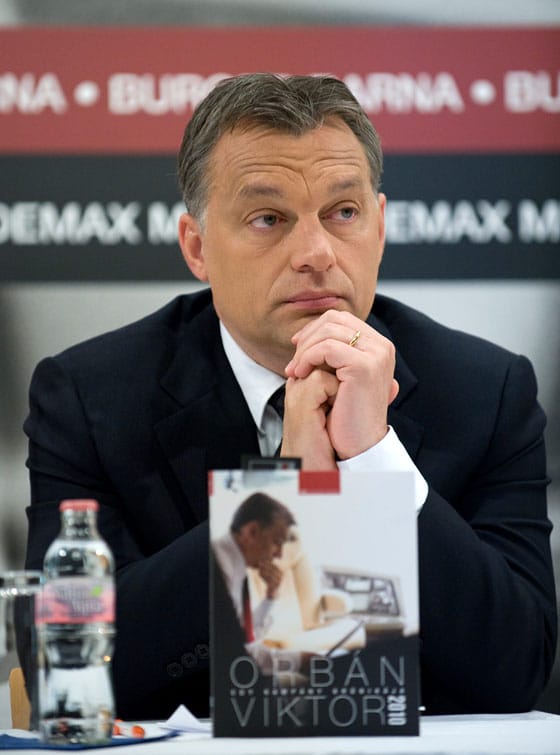 Blikk: egy forintért sem kelt el Orbán könyve