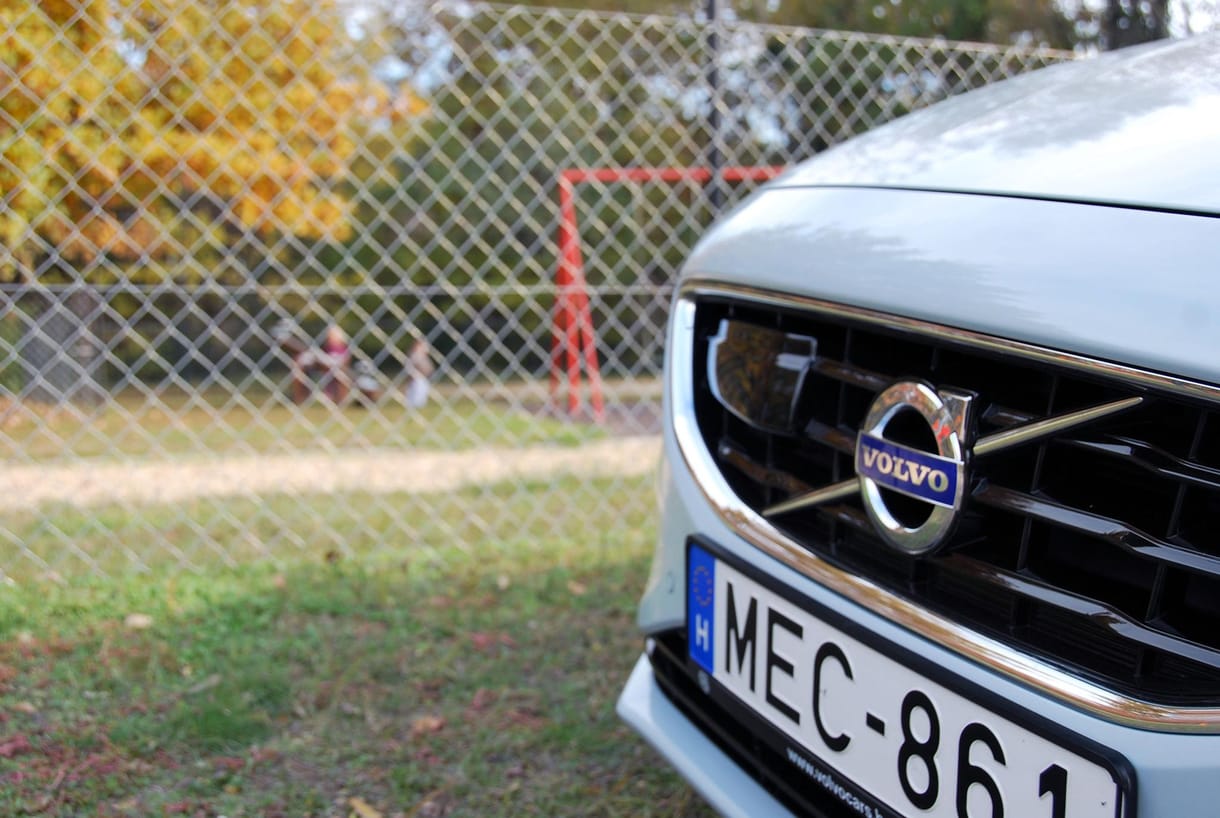 Volvo V40 teszt: megnyerően magabiztos