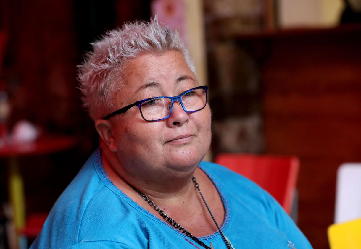 A vírus miatt lefújták a koncertjét, a Facebookon zenélt Falusi Mariann