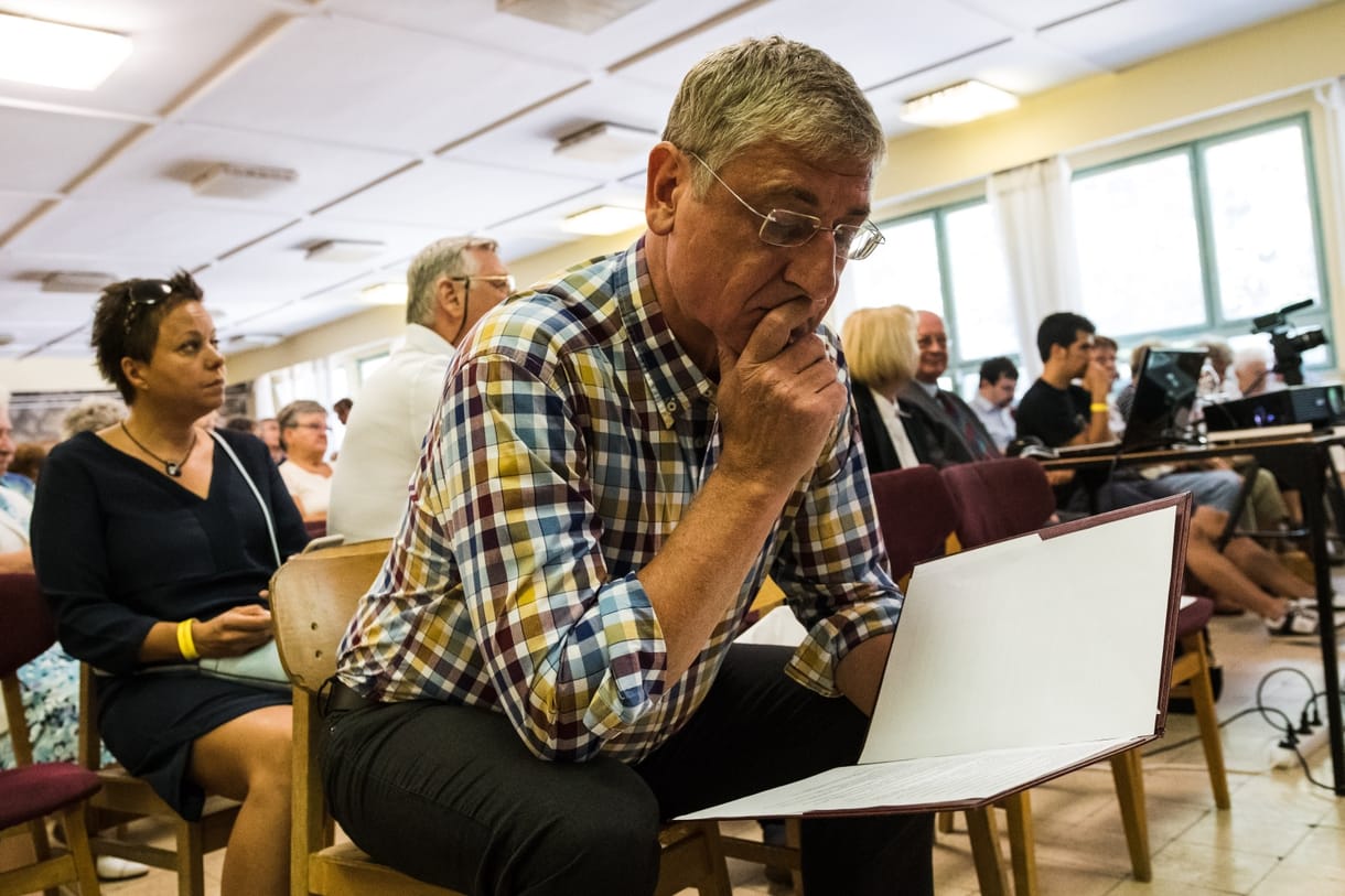 Gyurcsány Ferenc legalább egy puszira beugrott az anyjához