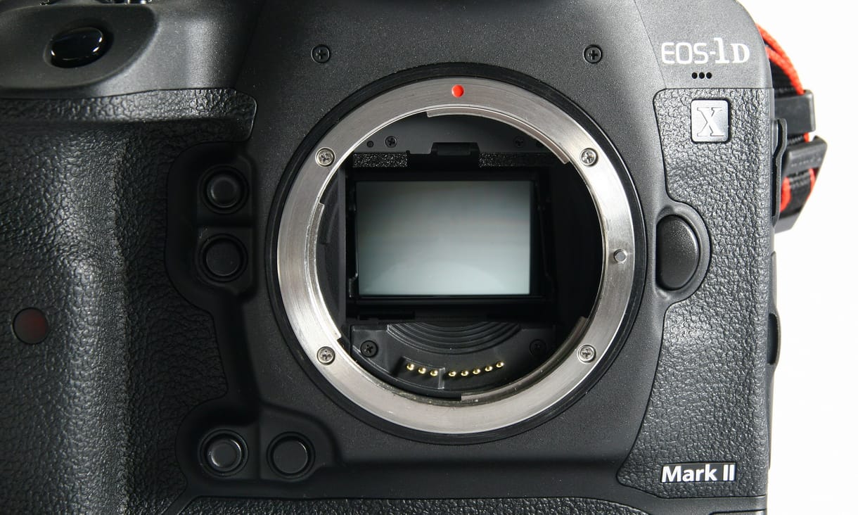 Ez a fényképező: 14 darab 20 megapixeles kép - másodpercenként