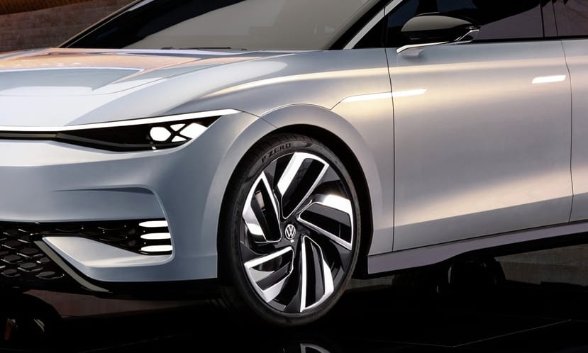 Álcázás nélkül a VW első elektromos szedánja, az ID.7