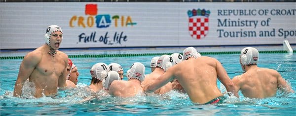 Ötméteresekkel verték a szerbeket és a legjobb négy közé jutottak a férfi pólósok